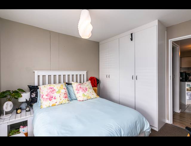 2 BEDROOM APARTMENT TO LET IN BEACHFRONT